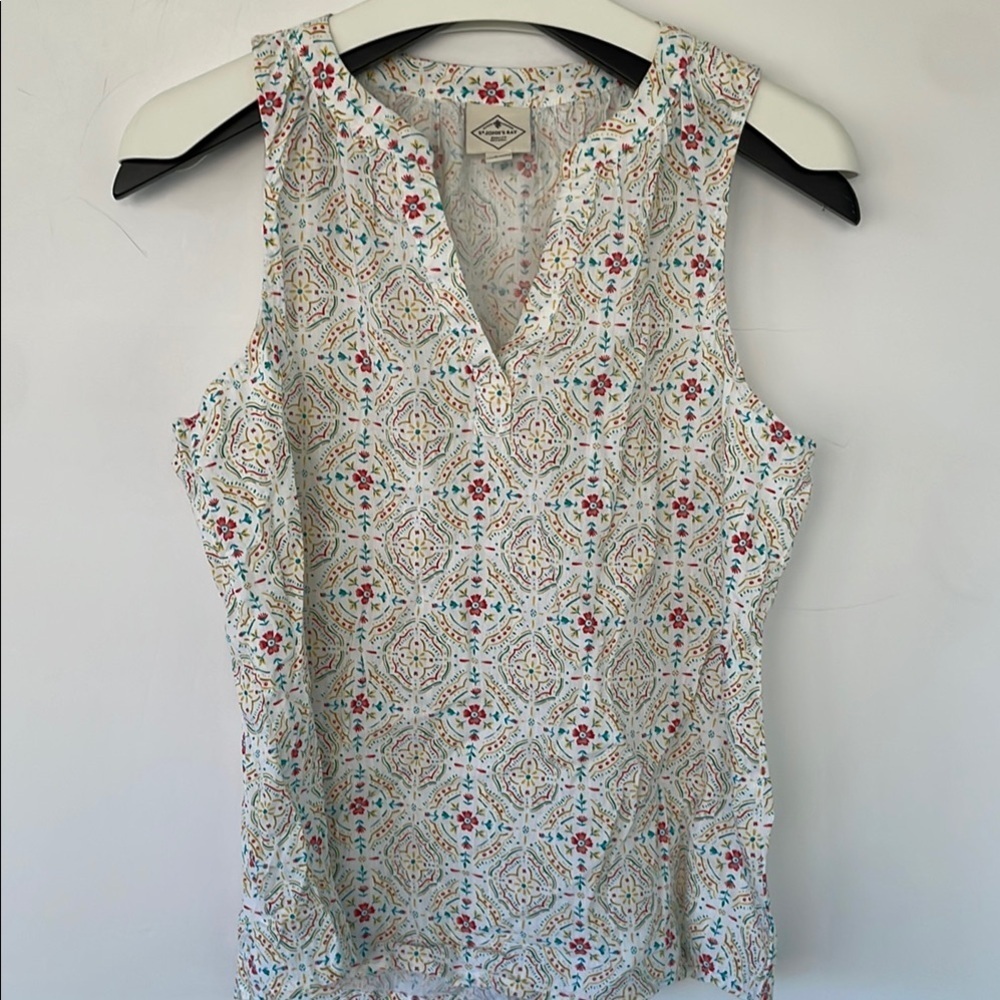 St. John’s Bay Cream Fitted Sleeveless Tank Top PM